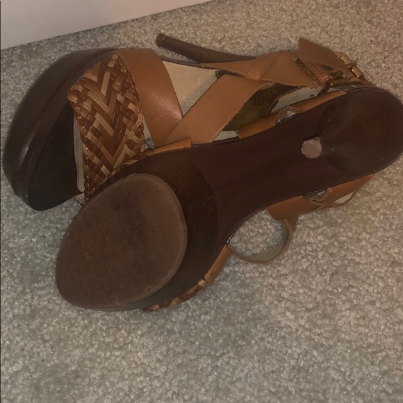 Heels - Picture 3 of 3